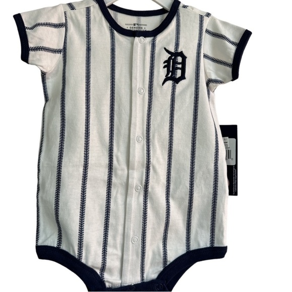 DETROIT Tigers Power Hitter Short Sleeve Jersey Bodysuit Embroidered Emblem NWT - Picture 3 of 7